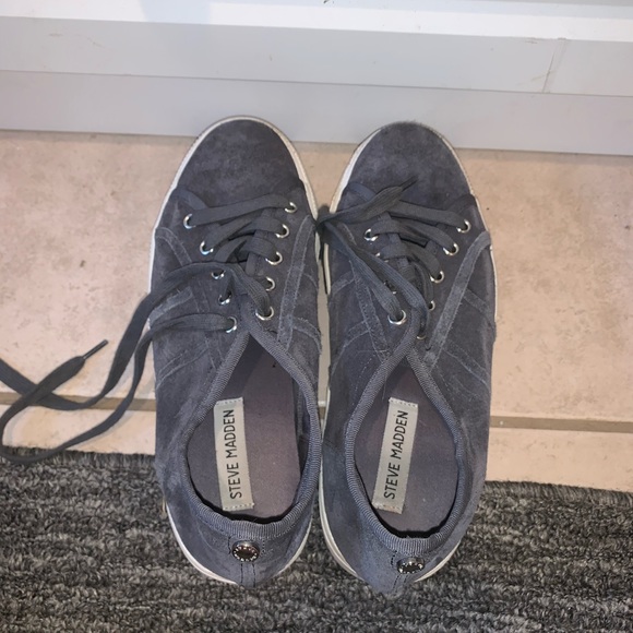 Steve Madden Grey Platform Fancy Sneaker - Picture 1 of 3